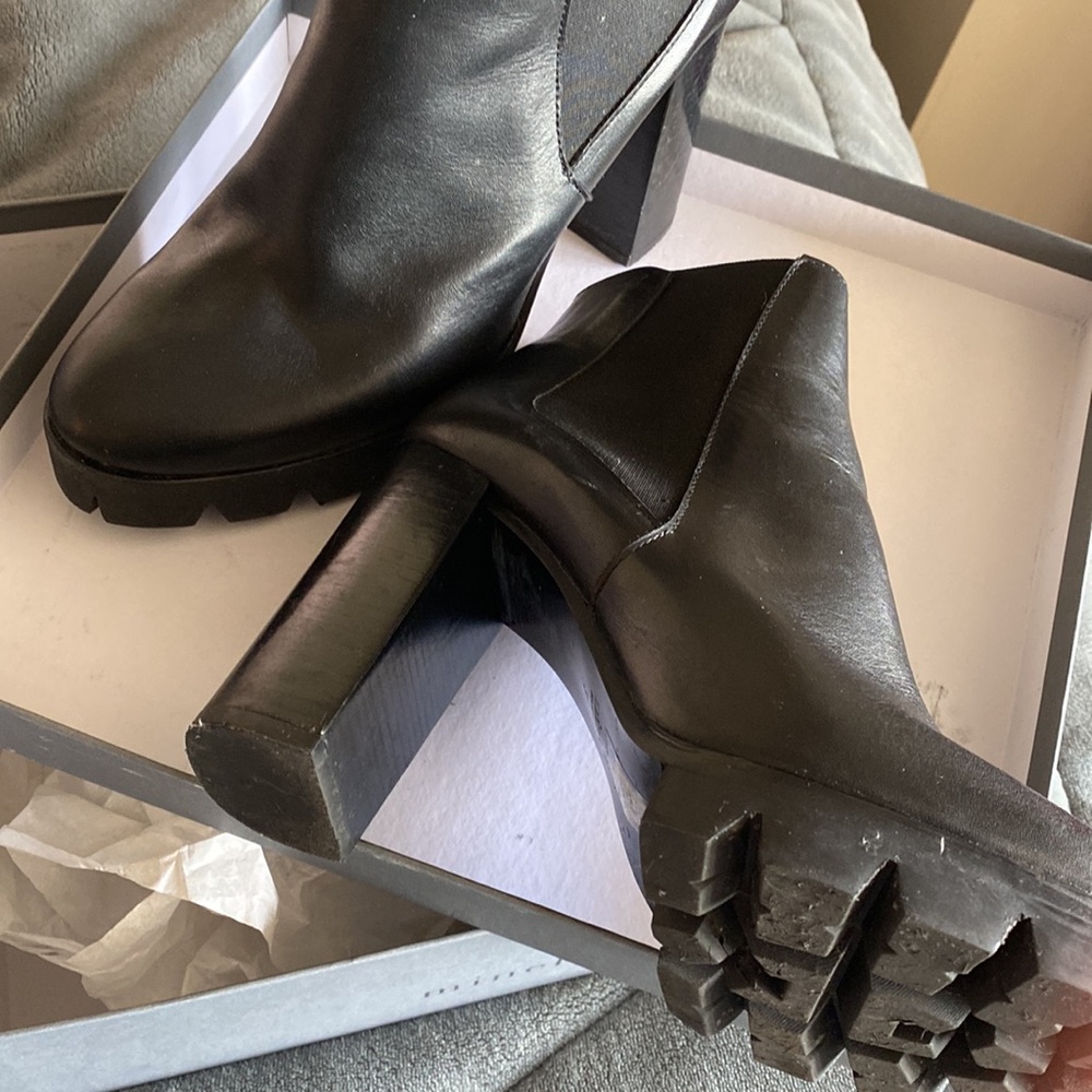 Minelli Paris made in Spain Black Lug Sole Leather Boots